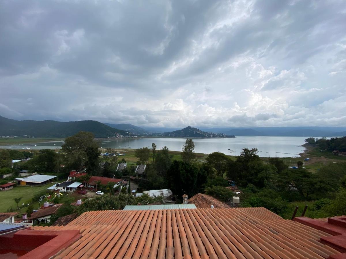 Hospedaje Anturios Valle De Bravo Buitenkant foto